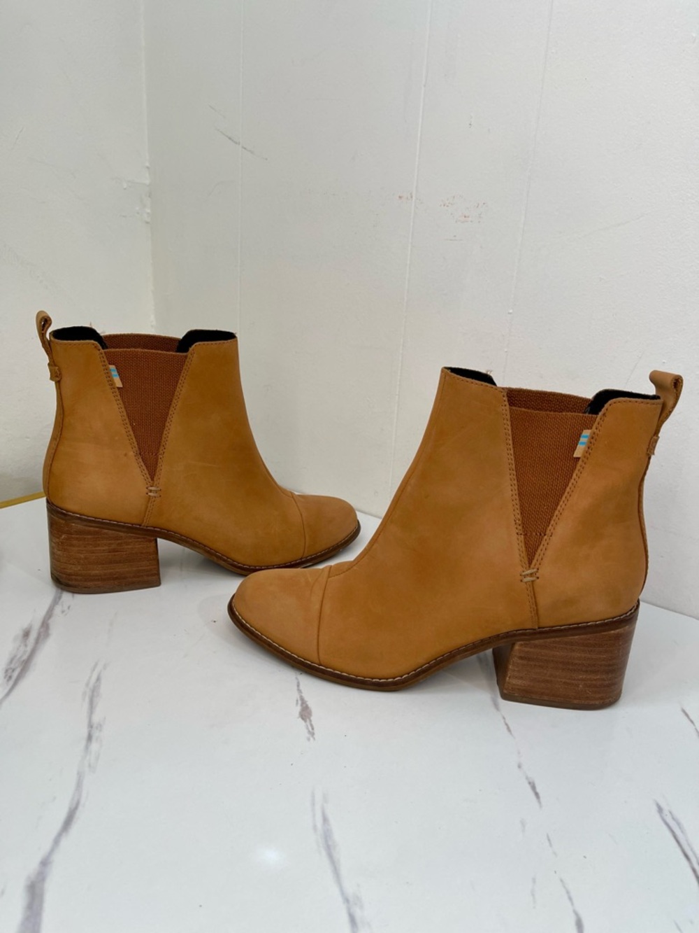 Women's TOMS Esme Brown Leather Ankle Boots Booties Size 9 Chelsea Ankle Boots - Picture 3 of 9